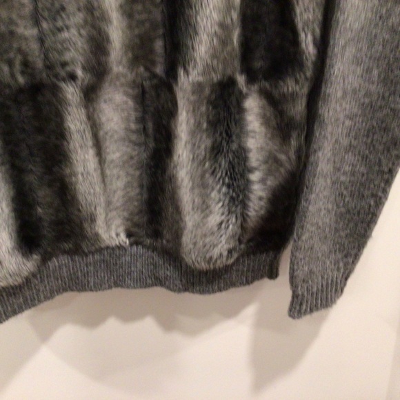 Topshop petite grey crew neck sweater with faux fur. Size US 2. - Picture 4 of 7
